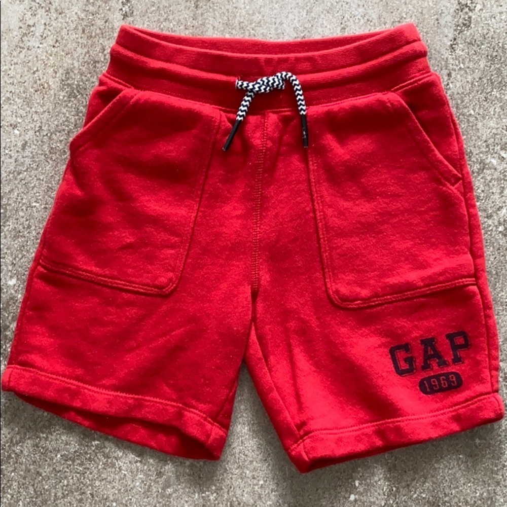 Gap Baby NWOT Boys Cotton Short in Red 3T